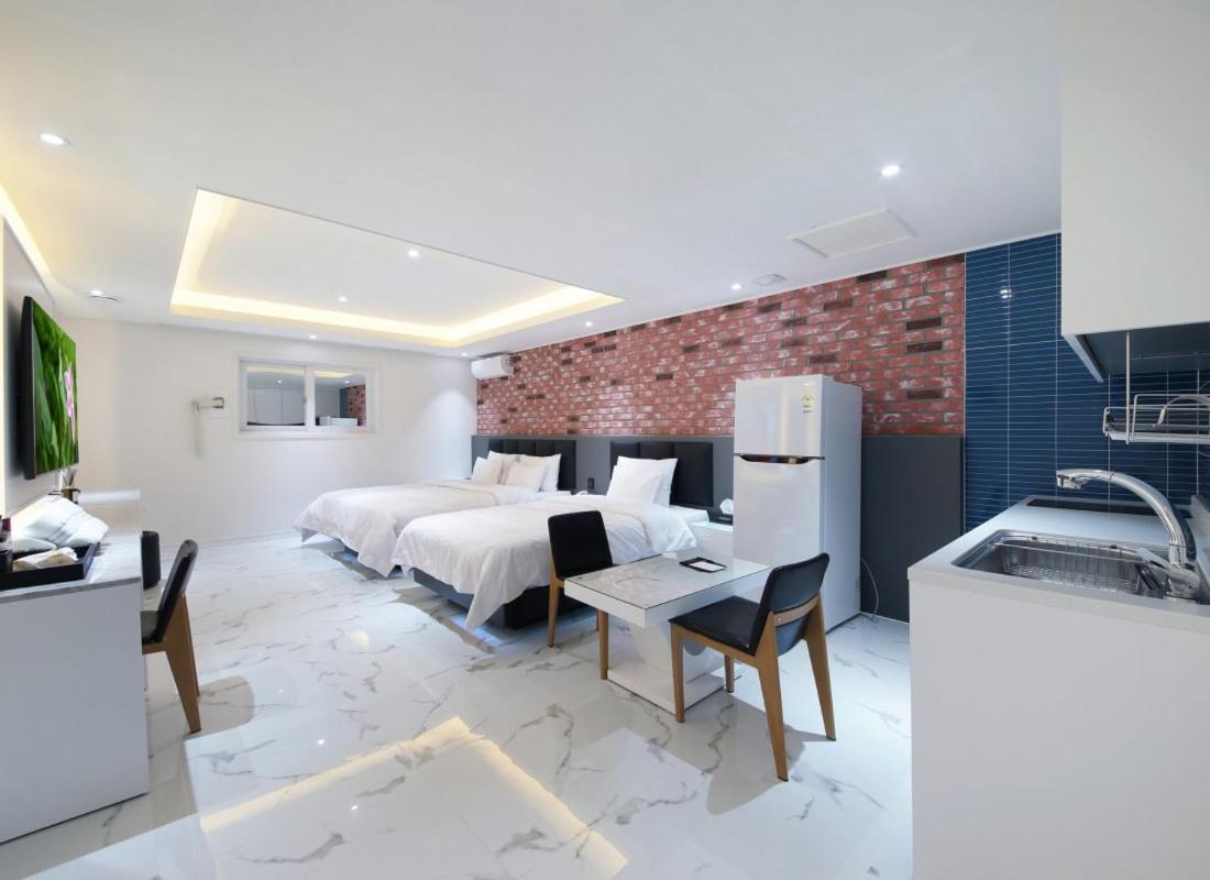 וונג'ו Wj Hotel Pool House מראה חיצוני תמונה