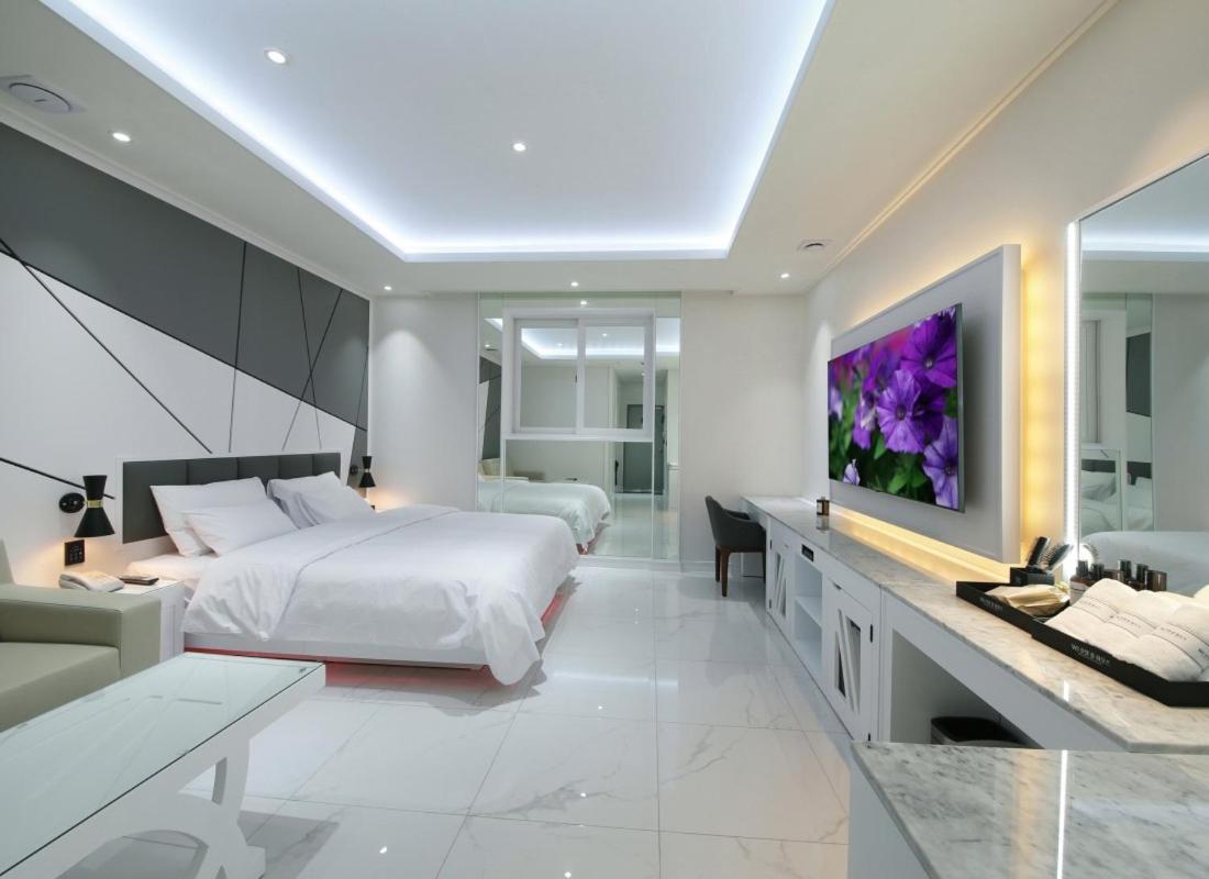 וונג'ו Wj Hotel Pool House מראה חיצוני תמונה