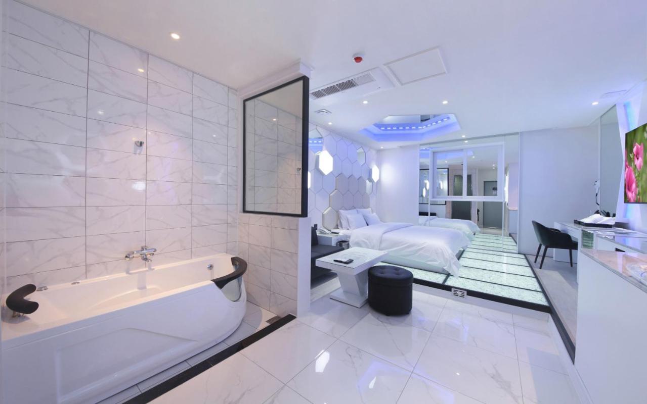 וונג'ו Wj Hotel Pool House מראה חיצוני תמונה